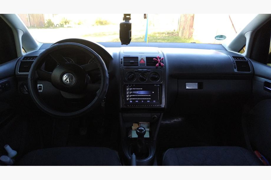 Volkswagen Touran 2003–2010 Kryty palubnej dosky Titán Fotografia 18