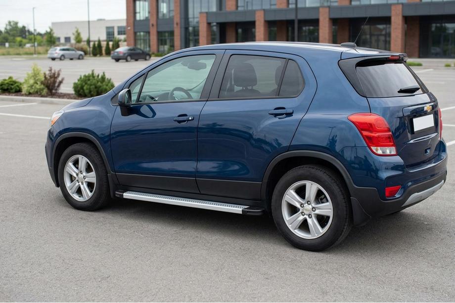 Chevrolet Trax 2012–2023 Bočné nášľapy Maya V2 (2 ks, hliník) Image