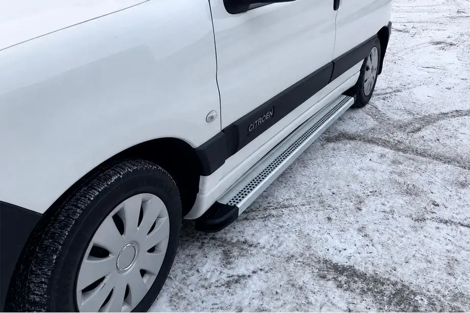 Citroen Berlingo 1996–2008 Bočné nášľapy Maya V2 (2 ks, hliník) Image