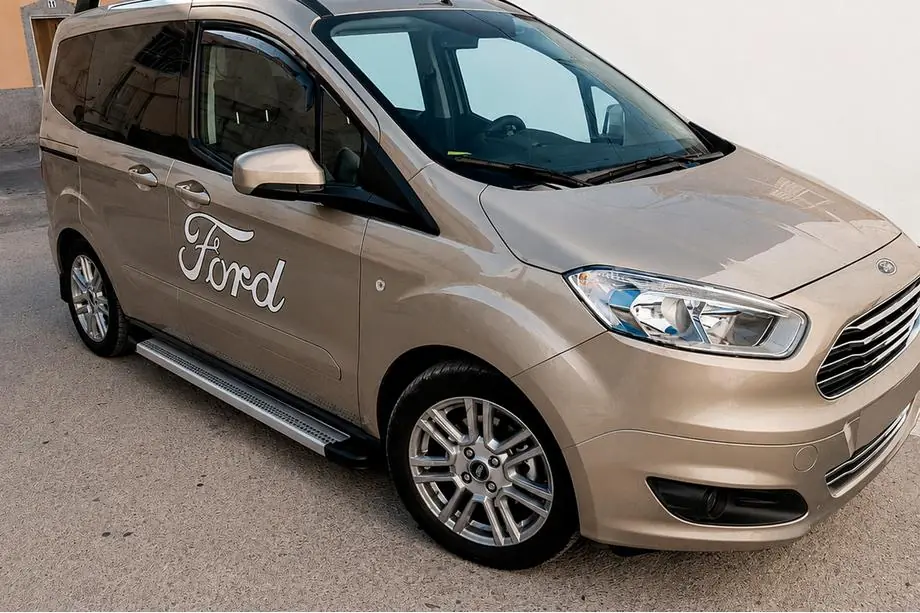 Ford Courier 2014–2023 Bočné nášľapy Maya V2 (2 ks, hliník) Image