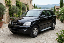 Kia Sorento I BL 2002–2009 Bočné nášľapy Maya V2 (2 ks, hliník) fotografia 1