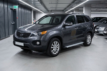 Kia Sorento II XM 2009–2014 Bočné nášľapy Maya V2 (2 ks, hliník) fotografia 1