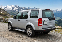 Land Rover Discovery III 2004–2009 Bočné nášľapy Maya V2 (2 ks, hliník) fotografia 1