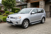Mitsubishi Outlander 2006–2012 Bočné nášľapy Maya V2 (2 ks, hliník) fotografia 1