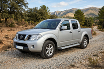 Nissan Navara 2006–2015 Bočné nášľapy Maya V2 (2 ks, hliník) fotografia 1