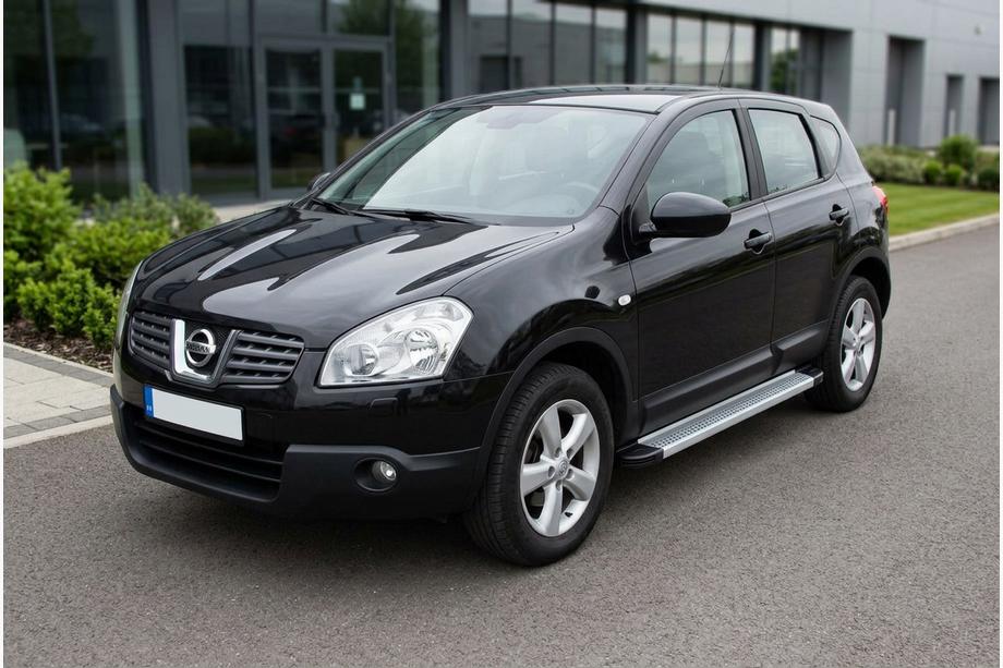 Nissan Qashqai 2007–2010 Bočné nášľapy Maya V2 (2 ks, hliník) Image