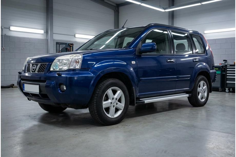 Nissan X-trail T30 2002–2007 Bočné nášľapy Maya V2 (2 ks, hliník) Image
