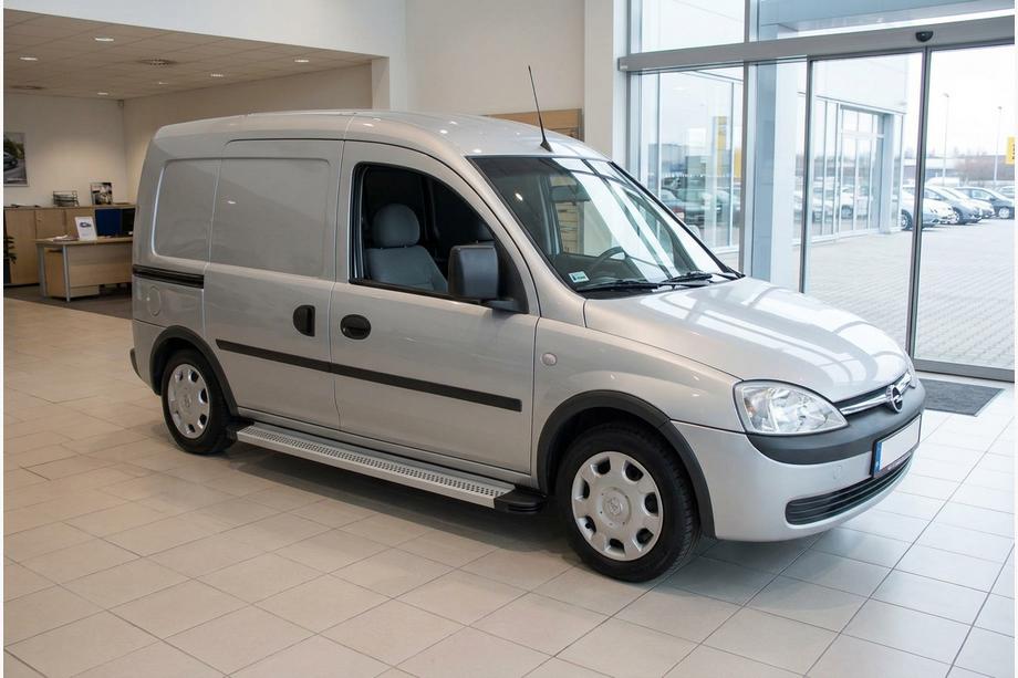 Opel Combo 2002–2012 Bočné nášľapy Maya V2 (2 ks, hliník) Image