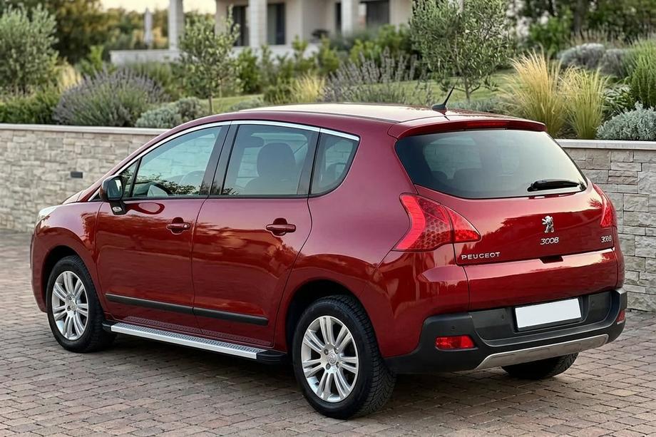 Peugeot 3008 2008–2016 Bočné nášľapy Maya V2 (2 ks, hliník) Image