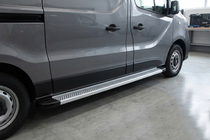 Renault Trafic 2001–2015 Bočné nášľapy Maya V2 (2 ks, hliník) fotografia 1
