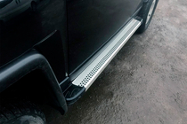 Toyota FJ Cruiser 2006–2022 Bočné nášľapy Maya V2 (2 ks, hliník) fotografia 4