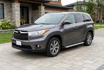 Toyota Highlander 2013–2019 Bočné nášľapy Maya V2 (2 ks, hliník) fotografia 1