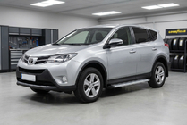 Toyota Rav 4 2013–2018 Bočné nášľapy Maya V2 (2 ks, hliník) fotografia 1