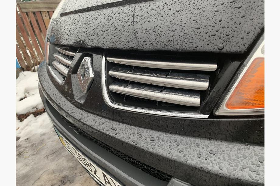Renault Trafic 2001–2015 Nerezové lišty na masku chladiča 2007-2015 (6 ks) OmsaLine – talianska nehrdzavejúca oceľ Fotografia 7