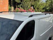 Renault Trafic 2015– Čierne strešné lyžiny fotografia 1