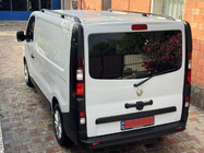 Renault Trafic 2015– Čierne strešné lyžiny fotografia 4