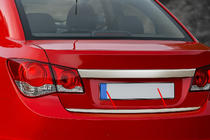 Chevrolet Cruze 2009–2015 Nerezová lišta na hranu kufra Sedan, Carmos - turecká nehrdzavejúca oceľ fotografia 2