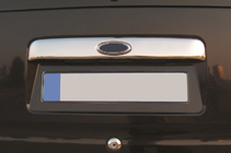 Ford Connect 2002–2006 Chrómová lišta nad ŠPZ (montáž na originál, s miestom na logo, nerez) fotografia 1
