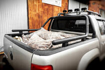 Volkswagen Amarok 2010–2022 Ochranný oblúk karosérie (čierny) fotografia 4