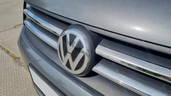 Volkswagen Caddy 2015–2020 Nerezové lišty na masku chladiča (2 ks.) OmsaLine – talianska nehrdzavejúca oceľ fotografia 1