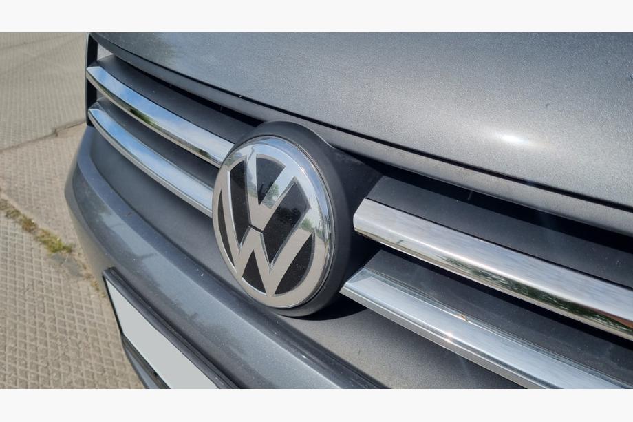 Volkswagen Caddy 2015–2020 Nerezové lišty na masku chladiča (2 ks.) OmsaLine – talianska nehrdzavejúca oceľ Image
