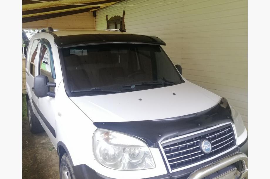 Fiat Doblo I 2005–2010 Slnečná clona na čelné sklo (čierny lesk, 5 mm) Fotografia 5