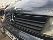 Mercedes Vito W638 1996–2003 Lišta na mriežku (plast) Matná čierna fotografia 2