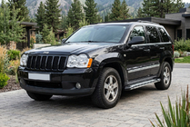 Jeep Grand Cherokee WK 2004–2010 Bočné nášľapy Rainbow (2 ks, hliník) fotografia 1