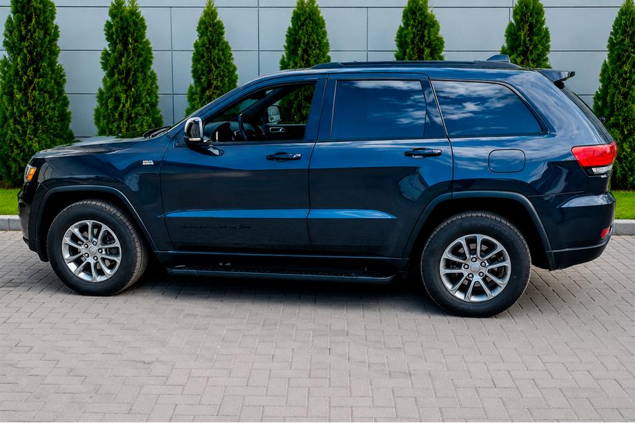 Jeep Grand Cherokee WK2 2010–2021 Bočné nášľapy Allmond Black (2 ks, hliník) Image