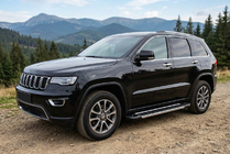 Jeep Grand Cherokee WK2 2010–2021 Bočné nášľapy RedLine V1 (2 ks, hliník) fotografia 1