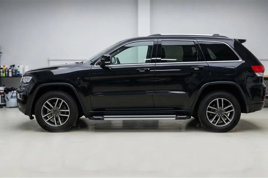 Jeep Grand Cherokee WK2 2010–2021 Bočné nášľapy Rainbow (2 ks, hliník) Image