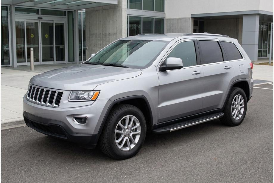 Jeep Grand Cherokee WK2 2010–2021 Bočné nášľapy Duru (2 ks, hliník) Fotografia 1
