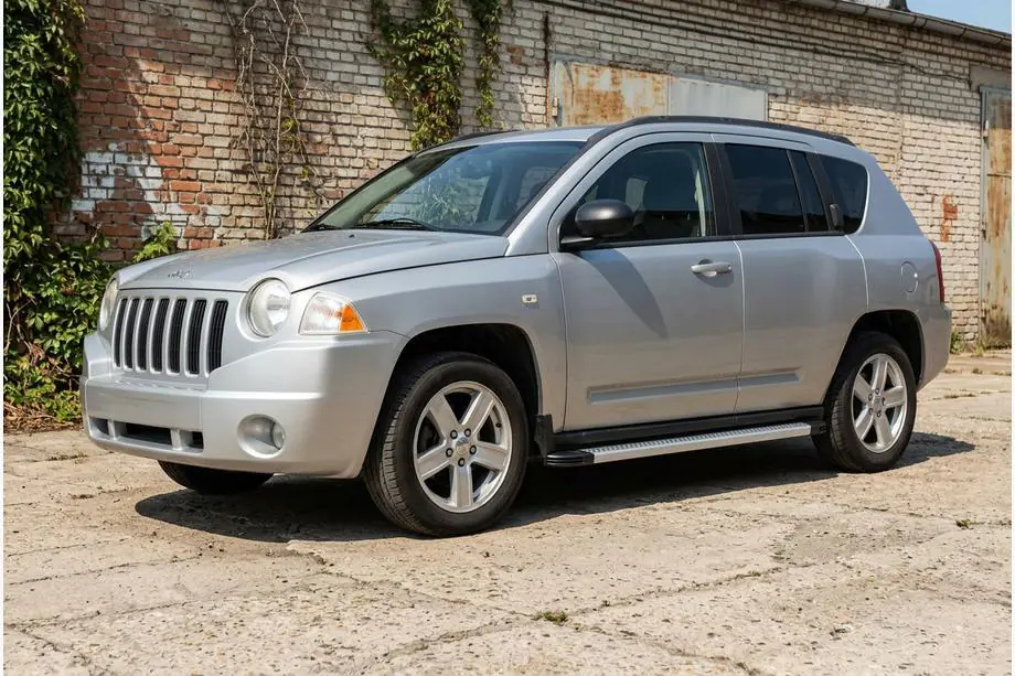 Jeep Compass 2006–2016 Bočné nášľapy Maya V2 (2 ks, hliník) Image