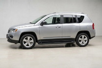 Jeep Compass 2006–2016 Bočné nášľapy Allmond Black (2 ks, hliník) fotografia 1
