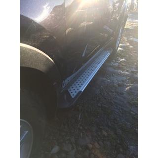 Bočné nášľapy Allmond Grey (2 ks, hliník) Kia Sportage 2010–2015 fotografia 3