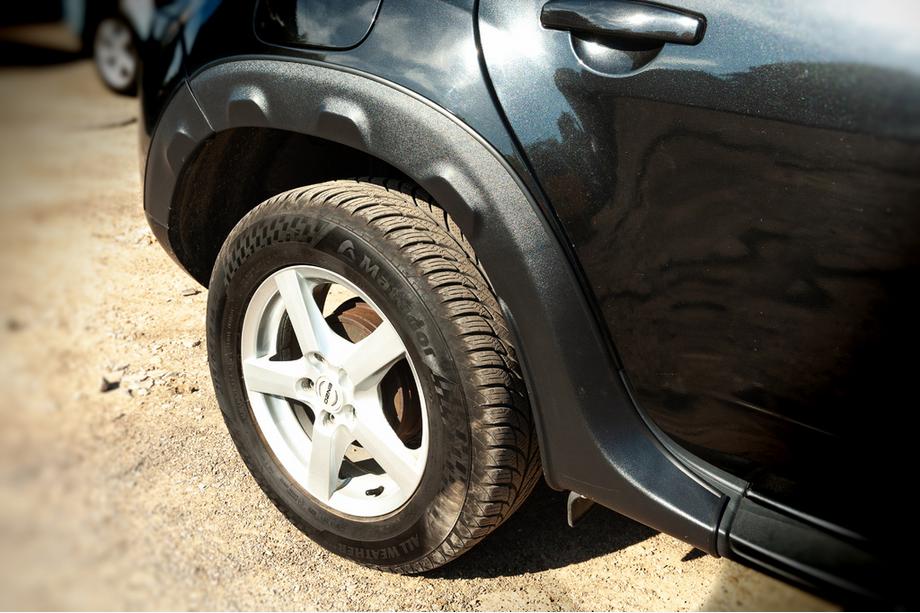 Dacia Duster 2008–2018 Lemy blatníkov s výstupkami (8 ks, plastové) Image