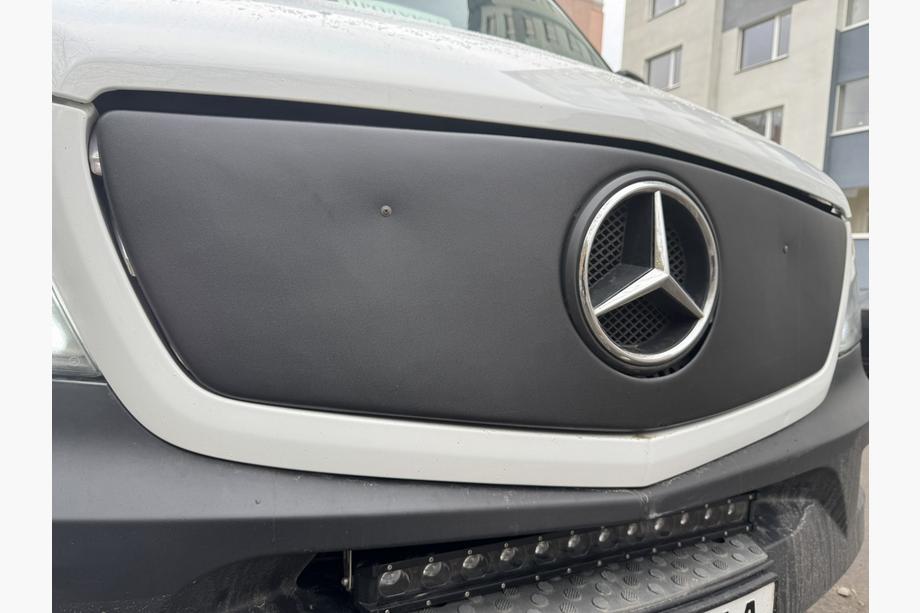 Mercedes Sprinter W906 2006–2018 Zimná clona na masku V1 (2013↗) Fotografia 2