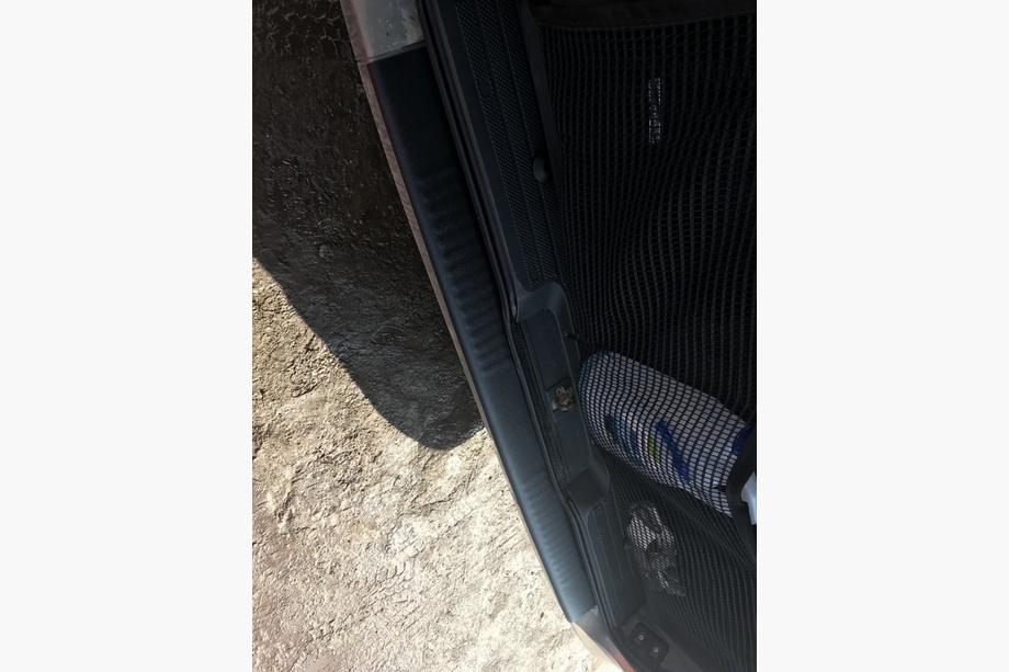 Mercedes Vito W639 2004–2014 Ochranná lišta zadného nárazníka so zahnutím (DDU, plast) Lesklá Fotografia 7