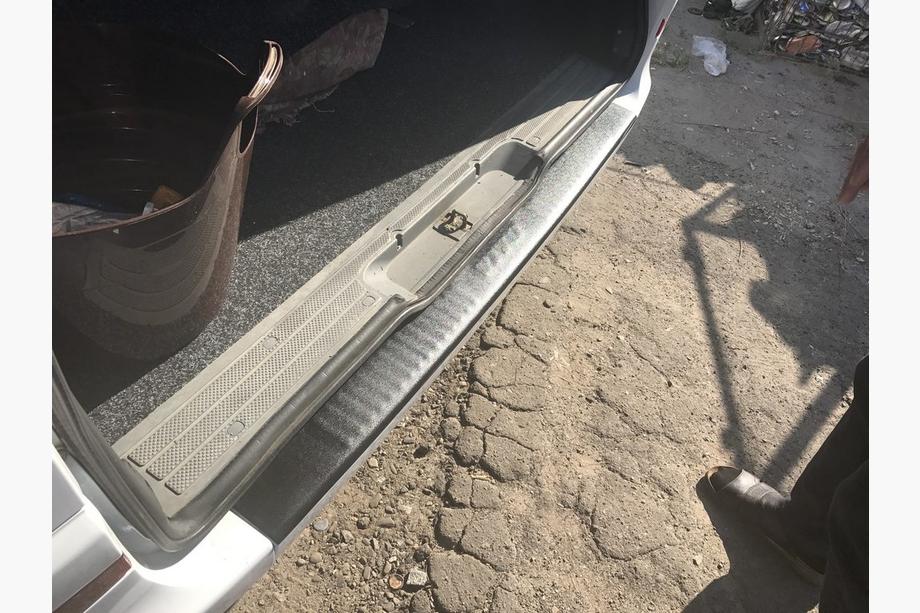 Mercedes Vito W639 2004–2014 Ochranná lišta zadného nárazníka so zahnutím (DDU, plast) Lesklá Fotografia 6