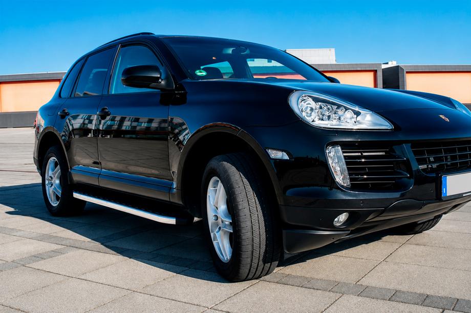 Porsche Cayenne 2003–2010 Bočné nášľapy BlackLine (2 ks, hliník) Image