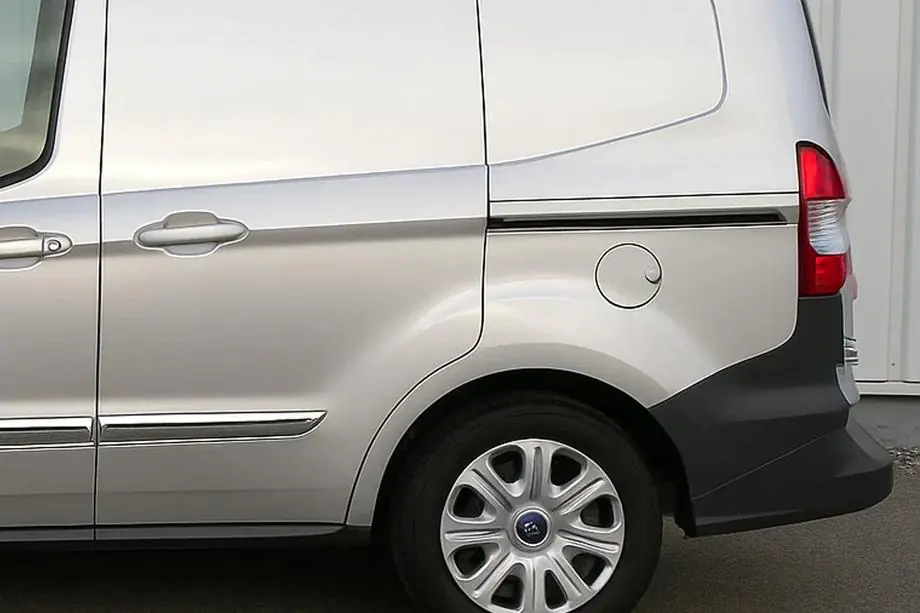 Ford Courier 2014–2023 Lišty posuvných dverí (2 ks, nerez) Image