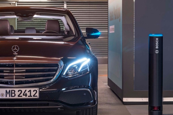 Mercedes-Benz vyvinul autonómny parkovací systém