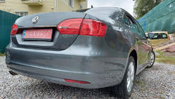 Volkswagen Jetta 2011–2018 Lišta nad ŠPZ OmsaLine (nerez) Čierny chróm fotografia 2