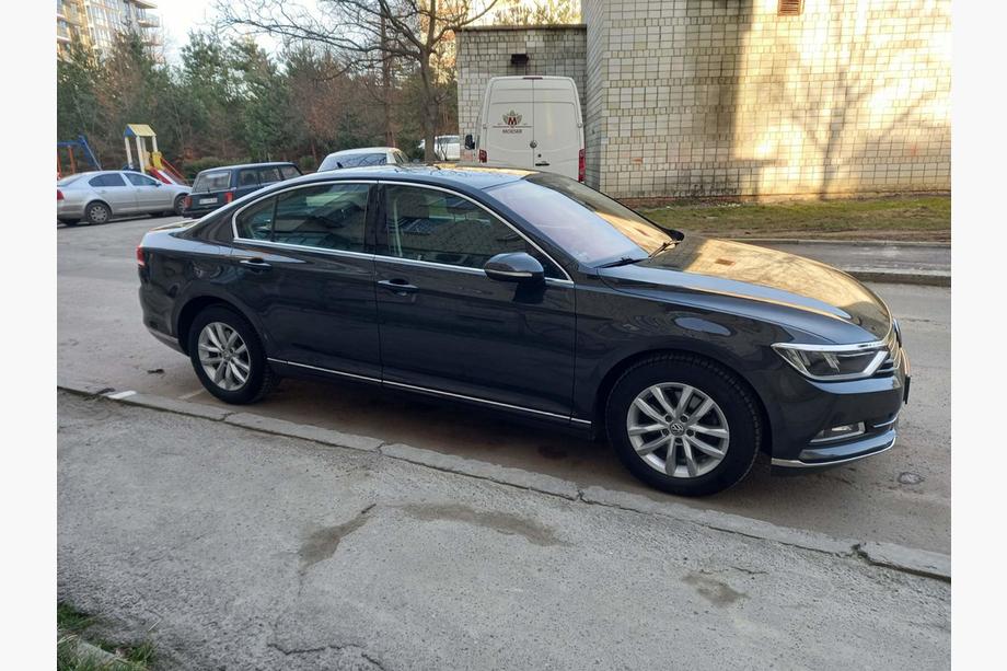 Volkswagen Passat B8 2015–2023 Dverové lišty SD/SW (8 ks, nerez) Image