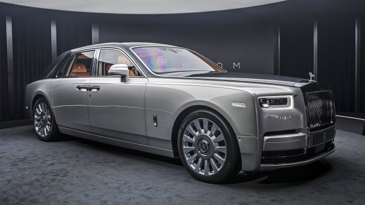 Oficiálne predstavený Rolls-Royce Phantom ôsmej generácie