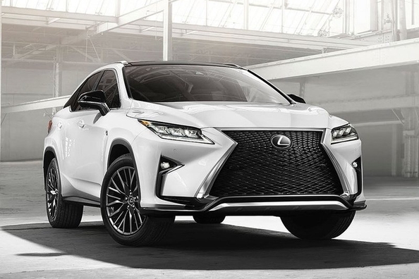 Recenzia crossoveru Lexus RX F Sport