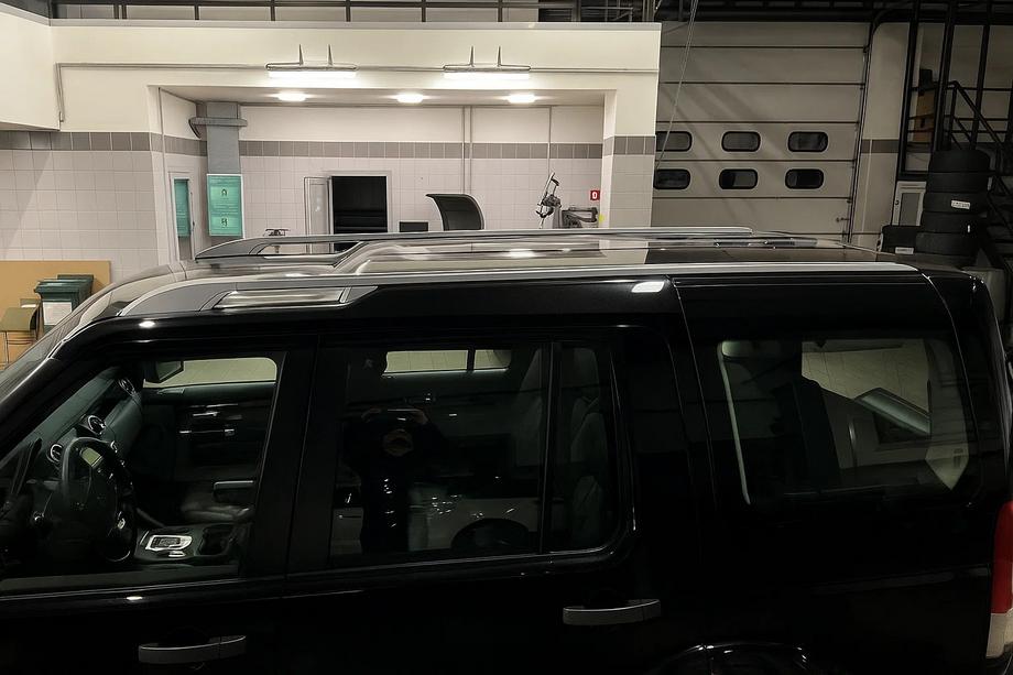 Land Rover Discovery IV 2009–2017 Strešné lyžiny Original model (sivé) Image