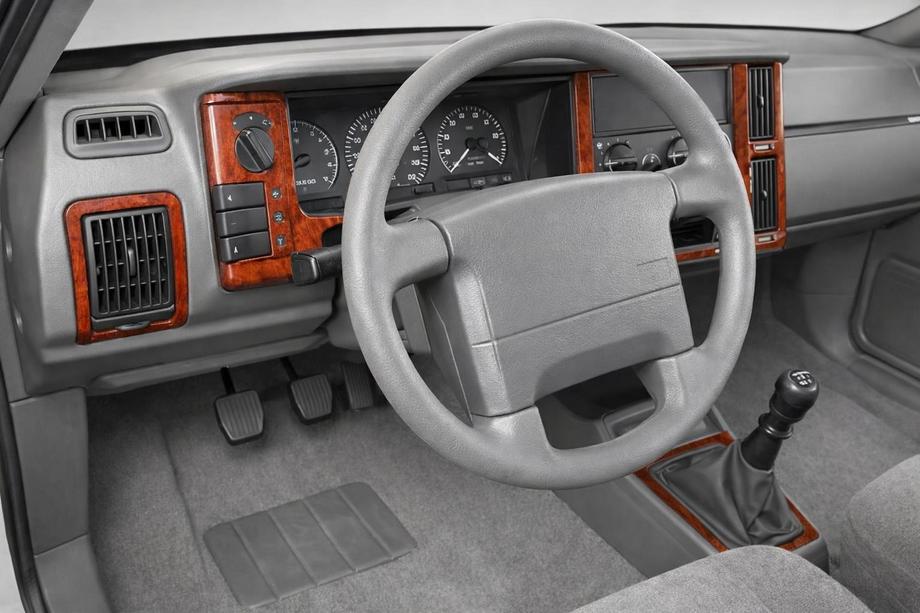 Volvo 440/460 1988–1996 Kryty palubnej dosky Image