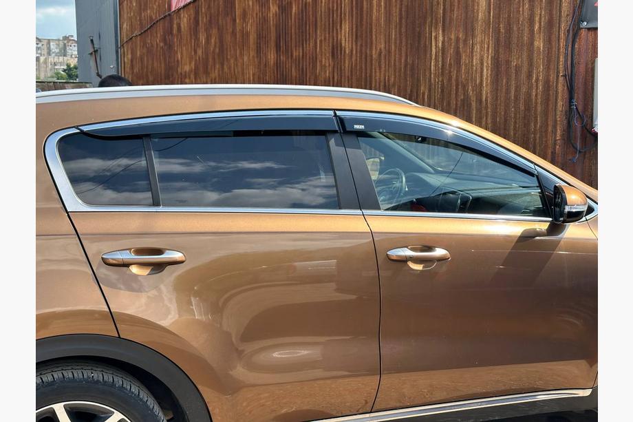 Kia Sportage 2015–2021 Okenné deflektory s chrómovou lištou (4 ks, Niken) Fotografia 11