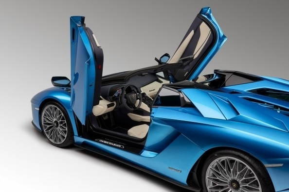 Vo Frankfurte predstavia modernizovaný Lamborghini Aventador S Roadster